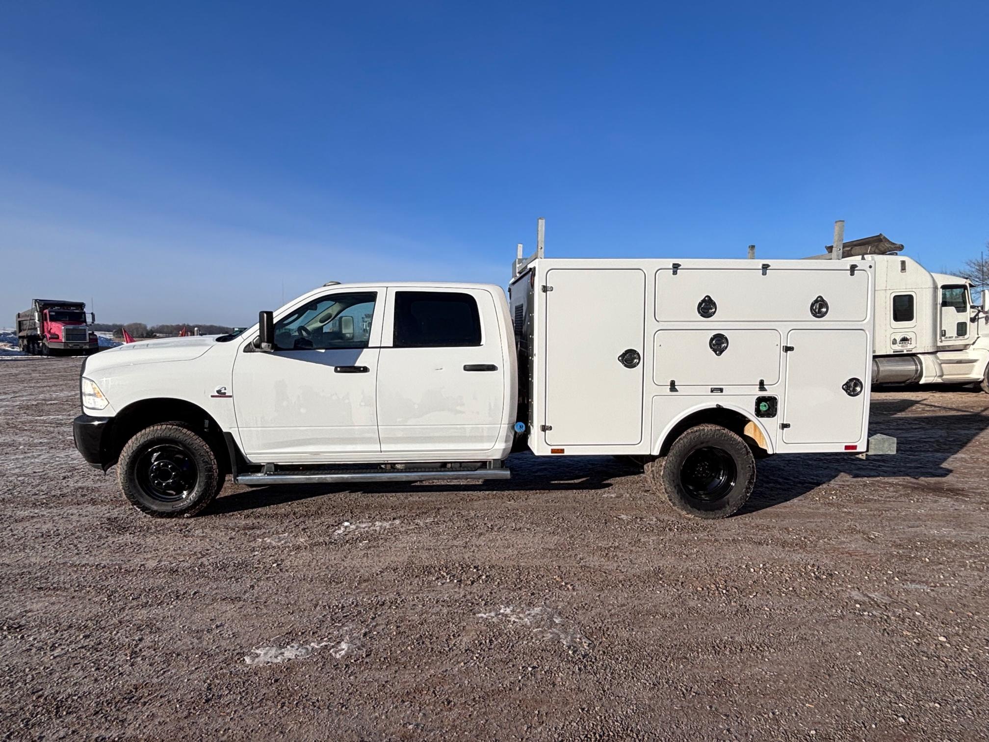 2017 RAM 3500 - Image 4